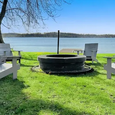 Lakeview House by Leavetown Vacations