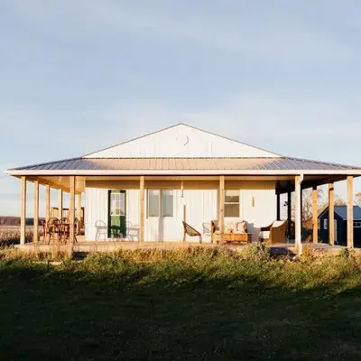 Fox Lane - Prince Edward County Farmhouse
