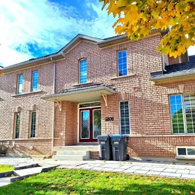 Luxury Home in Mississauga