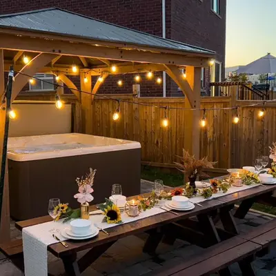 Oshawa Family Haven - Luxury 7BR Villa with Cozy Fireplaces & Hot Tub