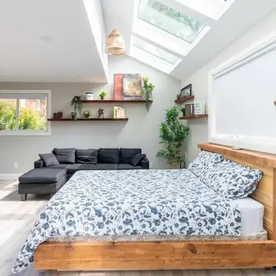 ENTIRE BACHELOR UNIT EN-SUITE UPTOWN WATERLOO - e4