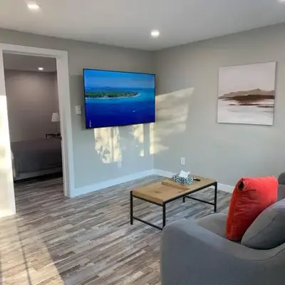 ENTIRE 2 BEDROOM APARTMENT DOWNTOWN - u5
