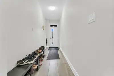 Gallery image of Home away from Home - Remote Office - Vacation Stay in Vaughan