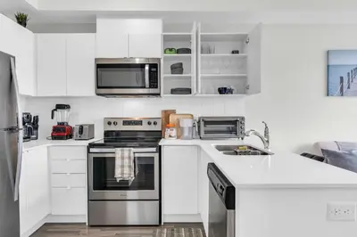 Gallery image of Home away from Home - Remote Office - Vacation Stay in Vaughan