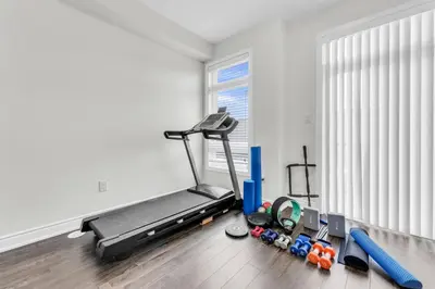 Gallery image of Home away from Home - Remote Office - Vacation Stay in Vaughan