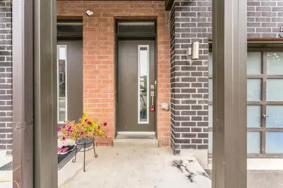 Gallery image of Home away from Home - Remote Office - Vacation Stay in Vaughan