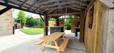 Gallery image of Niagara Falls Villa with Private pool, hottub, water view and Breakfast in Niagara Falls