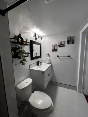 Gallery image of 1 bedroom apartment w/Wifi and private entrance in Ajax
