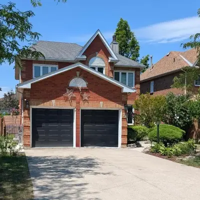 Lake-Walk House 3 Bed 2 Bath Apt