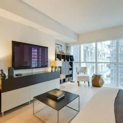 LUX 2BR 1BA Steps to CN Tower W Parking included