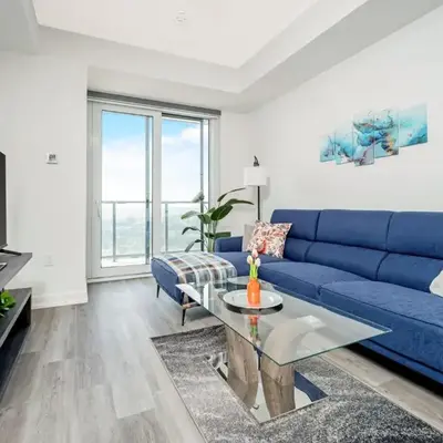 Modern 1BR Condo - King bed - Cityscape Views
