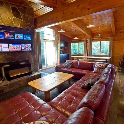 Blue Mountain 6BR Chalet Modern Hot Tub Mountain Views Walk to Village