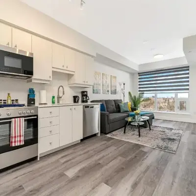 Luxury 1BR King Bed Unit - Private Balcony