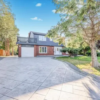 Stunning 7 Br RougeView Home with 2 Kitchens