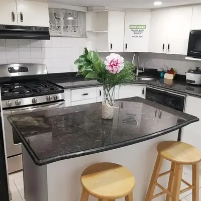 Tidy Private Rooms with Full Kitchen
