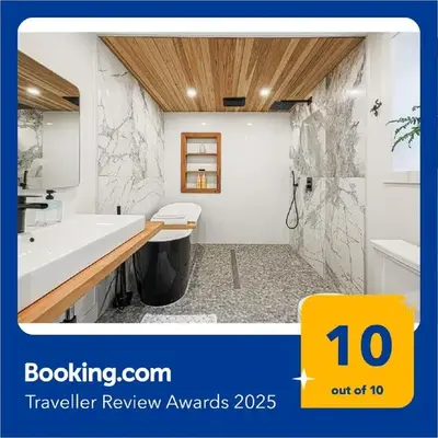 Downtown Oasis-2BR-Spa Bath-Pet Friendly