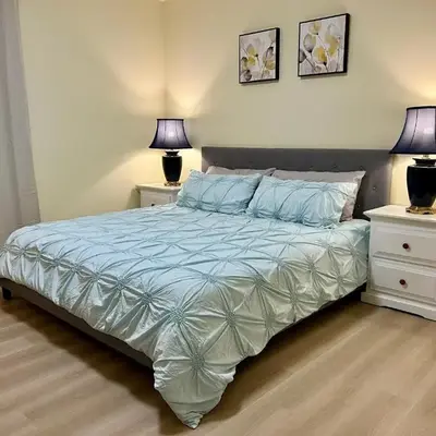 Two-bedroom Suite with King Bed-4 Minutes to The Falls