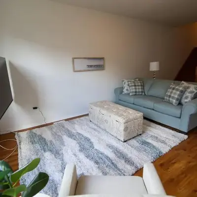 Townhome Steps From Lake Ontario