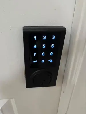 a black electrical outlet on a wall at LaVida Exclusive Guest House(Rm#4) in London