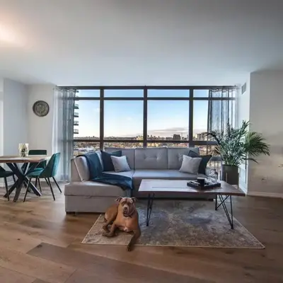 Downtown Toronto Condo Parking Sleeps 4 Balcony Walk to Lake