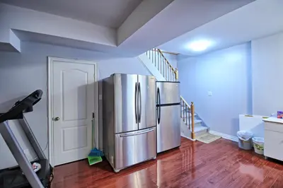 Gallery image of Free Parking Private Bathroom on Basement in Vaughan