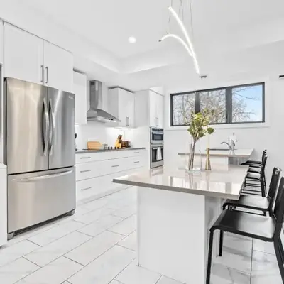 Rent 8Bed 8Bath DowntownLondon Parking Wi-Fi