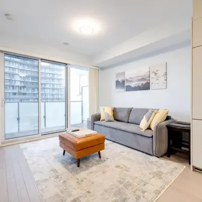 Downtown Charm 2BR Retreat in Prime Location