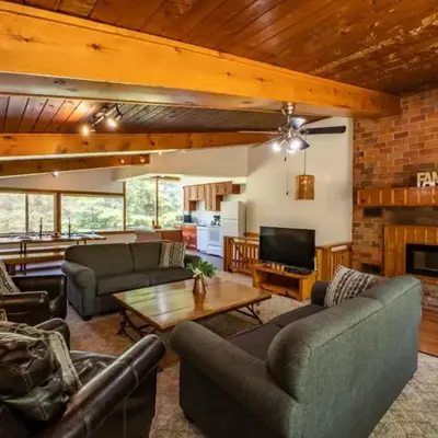 4 Bedroom Cottage near The Village