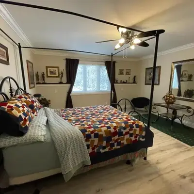 Khan’s Resort