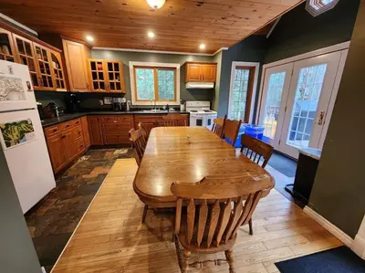 Gallery image of Dingle Run Lodge at Sir Sam's in Haliburton
