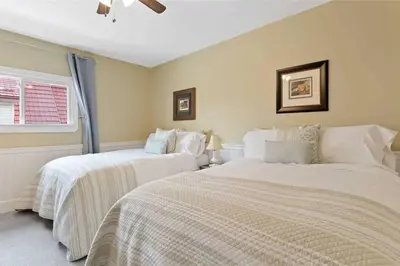 Gallery image of Perfection near the River - 4 Bedroom Villa Complimentary Breakfast Delivered Daily to the Rental in Niagara Falls