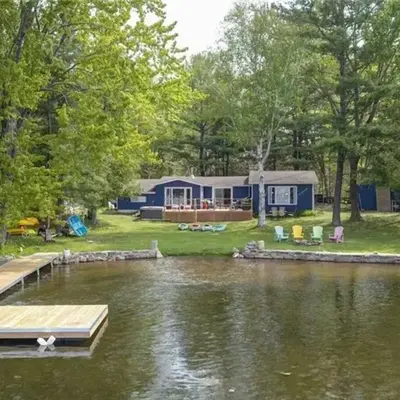 Waterfront Cottage - Fireplace - Kawartha