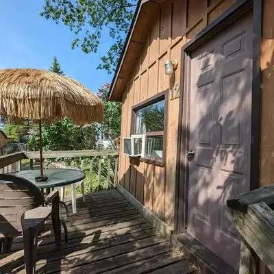Tiny Wood Cottage 12