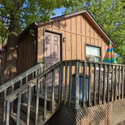 Tiny Wood Cottage 15