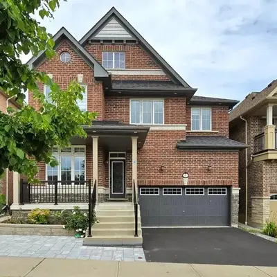 Custom & Luxurious Residence