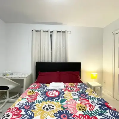 Toronto Room with Balcony - Midtown