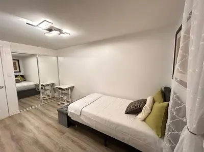 Gallery image of Super Luxury Family Home - 3 Bedrooms, 1 Full Bathroom and 1 Half Washroom with Free Parking, Wifi, Netflix in Toronto