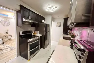 Gallery image of Super Luxury Family Home - 3 Bedrooms, 1 Full Bathroom and 1 Half Washroom with Free Parking, Wifi, Netflix in Toronto