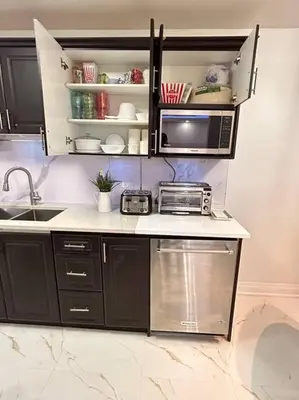 Gallery image of Super Luxury Family Home - 3 Bedrooms, 1 Full Bathroom and 1 Half Washroom with Free Parking, Wifi, Netflix in Toronto