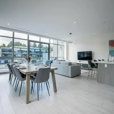 Casa Lago 5 Bed Waterfront House