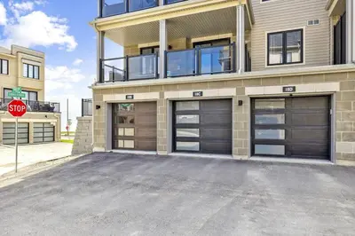 Gallery image of 2 BedroomsWaterfront POM Serenity Escape in Bowmanville