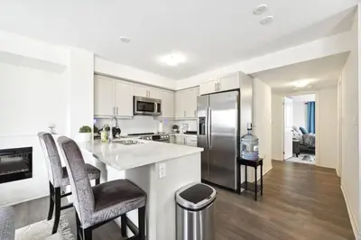Gallery image of 2 BedroomsWaterfront POM Serenity Escape in Bowmanville
