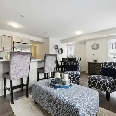 2 BedroomsWaterfront POM Serenity Escape