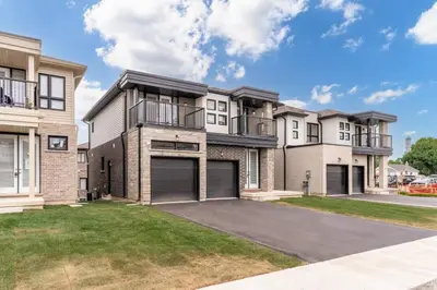 Gallery image of Home Away From Home in Thorold