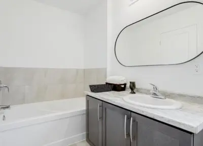 Gallery image of Home Away From Home in Thorold