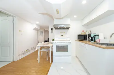 Gallery image of 2B Basement, Mins to Lake, Free Parking in Richmond Hill
