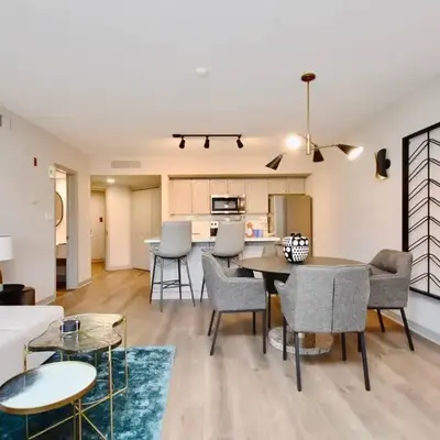 Lux Jacuzzi Suite - Top Level