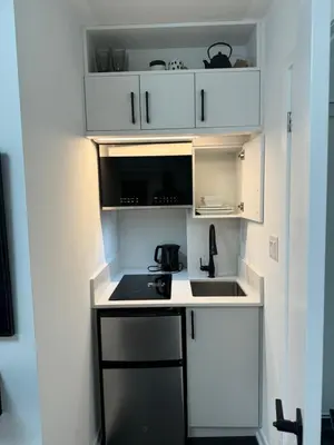 Gallery image of Modern sleek haven in Burlington