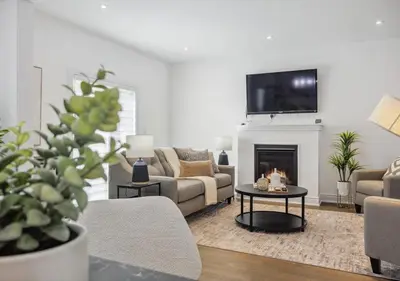 Gallery image of Luxurious and Beautiful, Barrie in Barrie
