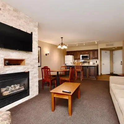 Relaxing 2BR Retreat at Carriage Hills